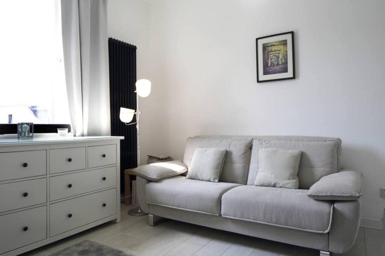 Beautiful Scandi-Inspired One Bed In Stockbridge エディンバラ エクステリア 写真