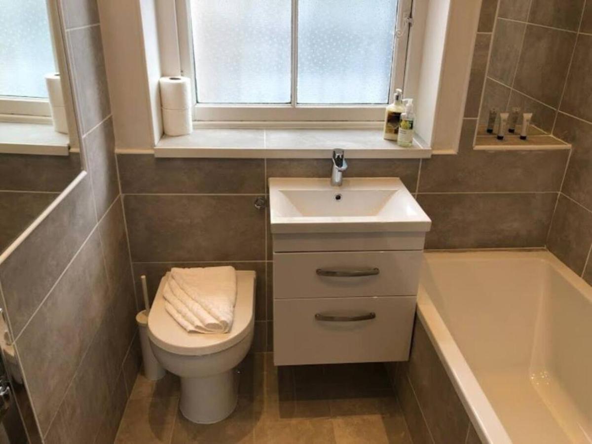 Beautiful Scandi-Inspired One Bed In Stockbridge エディンバラ エクステリア 写真